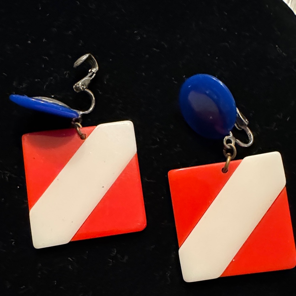 Vintage 80s Retro Geometric Clip on Earrings - Picture 2 of 4